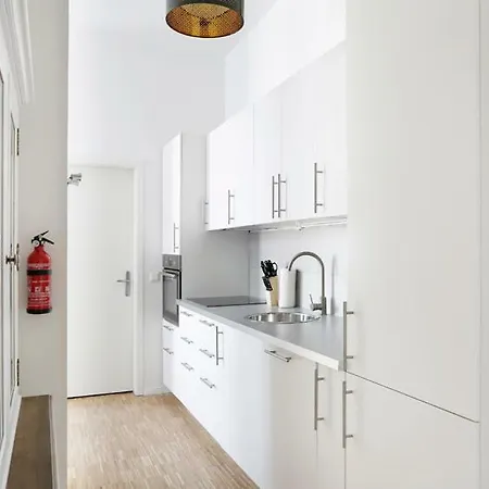 Sc 03 By Rockchair L Superhost Status L 2 Bedrooms Boxspringbeds Balcony Elevator - Cozy Family & Business Flair Welcomes You! * Berlín